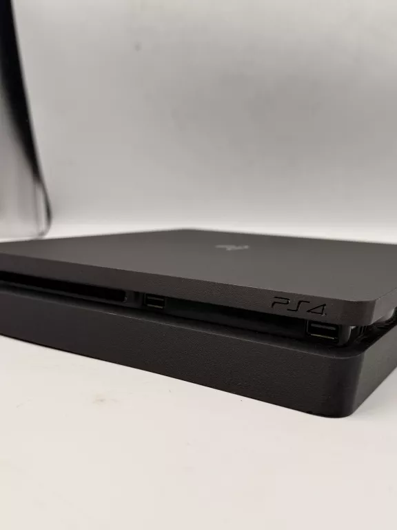 KONSOLA PS4 SLIM 500GB +PAD