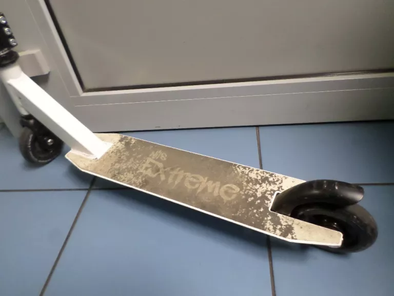 HULAJNOGA WYCZYNOWA NILS EXTREME