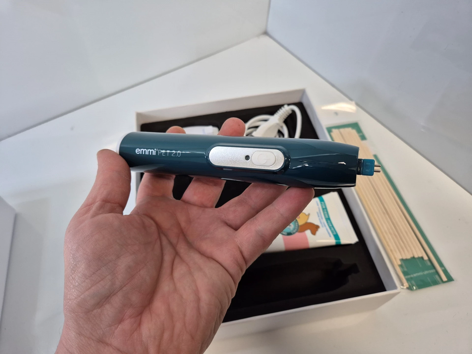 emmi-pet-20-szczoteczka-ultradzwiekowa-dla-psa-kota-2-generacja-ean-gtin-4040513202368