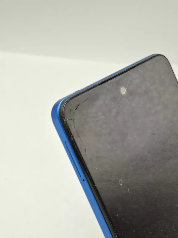 TELEFON MOTOROLA MOTO G04 ZBITY LEWY RÓG