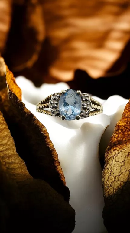 ZŁOTY PIERŚCIONEK 333 Z KAMIENIEM – STYLOWY I DELIKATNY MODEL DLA KOBIET