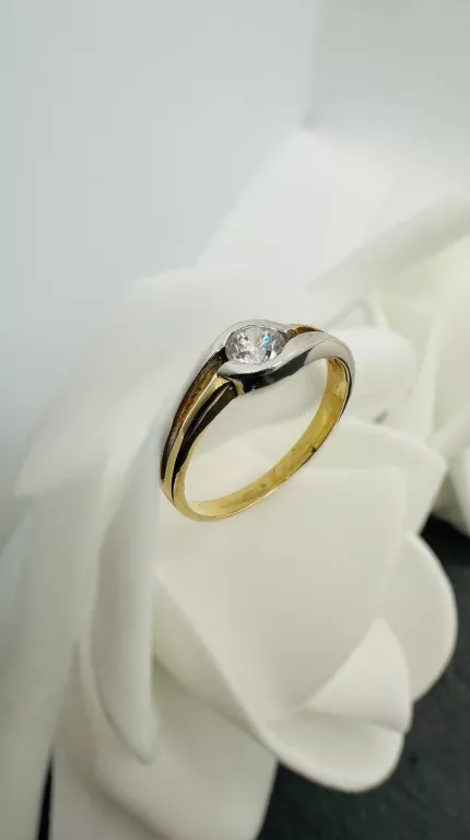 PIERŚCIONEK DAMSKI Z BIAŁYM ZŁOTEM – SUBTELNY BLASK NA KAŻDY DZIEŃ