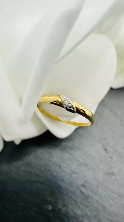 ZŁOTY PIERŚCIONEK 333 Z CYRKONIAMI – MODNA BIŻUTERIA W ATRAKCYJNEJ CENIE