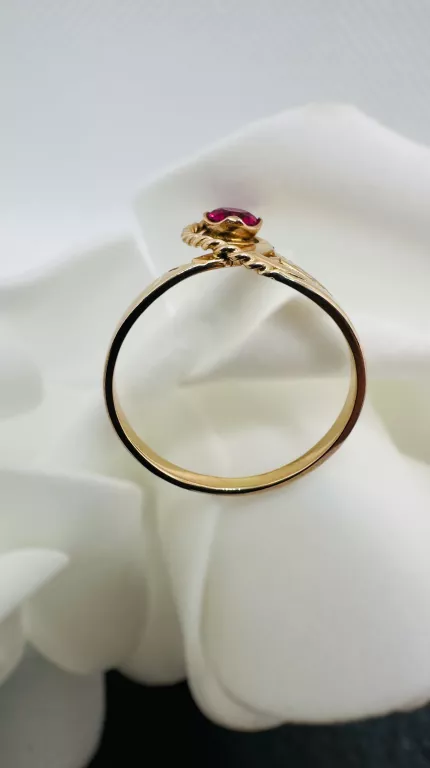 ZŁOTY PIERŚCIONEK 585 DAMSKI Z CYRKONIĄ – ELEGANCKA BIŻUTERIA NA PREZENT