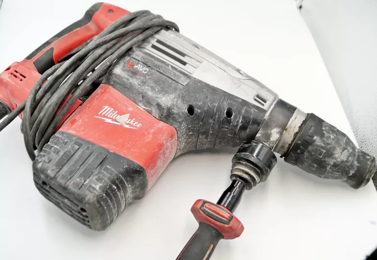 MŁOT UDAROWY MILWAUKEE K750