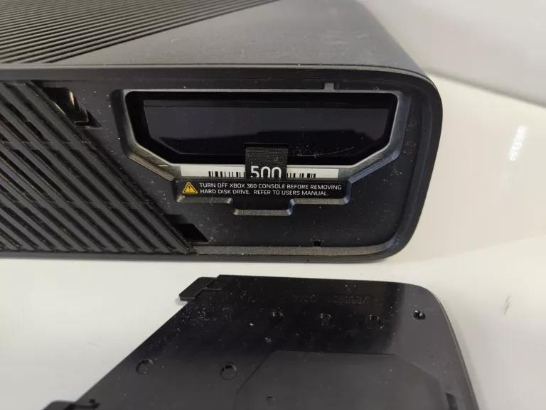 KONSOLA XBOX 360 E 500GB + PAD NIOEORYGINLANY PRZEWODOWY + ZASILACZ  OPIS!