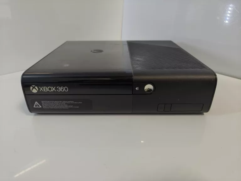 KONSOLA XBOX 360 E 500GB + PAD NIOEORYGINLANY PRZEWODOWY + ZASILACZ  OPIS!