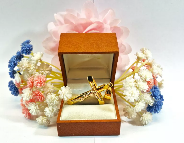 WYJĄTKOWA ZŁOTA ZAWIESZKA KRZYŻ 4 G 750