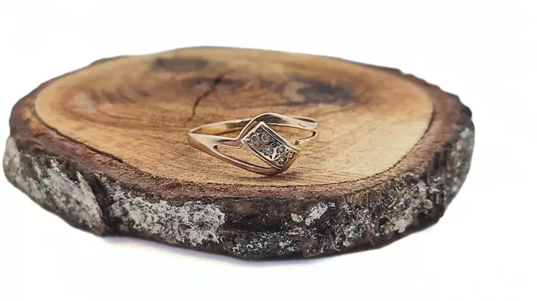 DELIKATNY ZŁOTY PIERŚCIONEK PRÓBY 585 - 0,93G - R.12