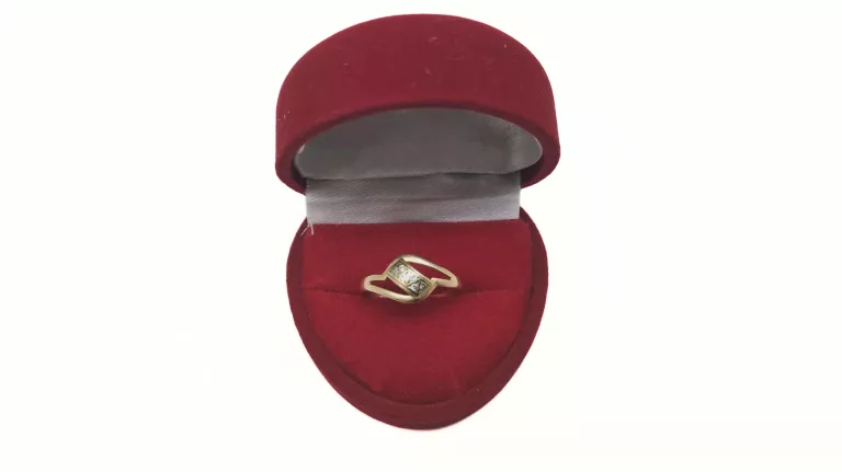 DELIKATNY ZŁOTY PIERŚCIONEK PRÓBY 585 - 0,93G - R.12