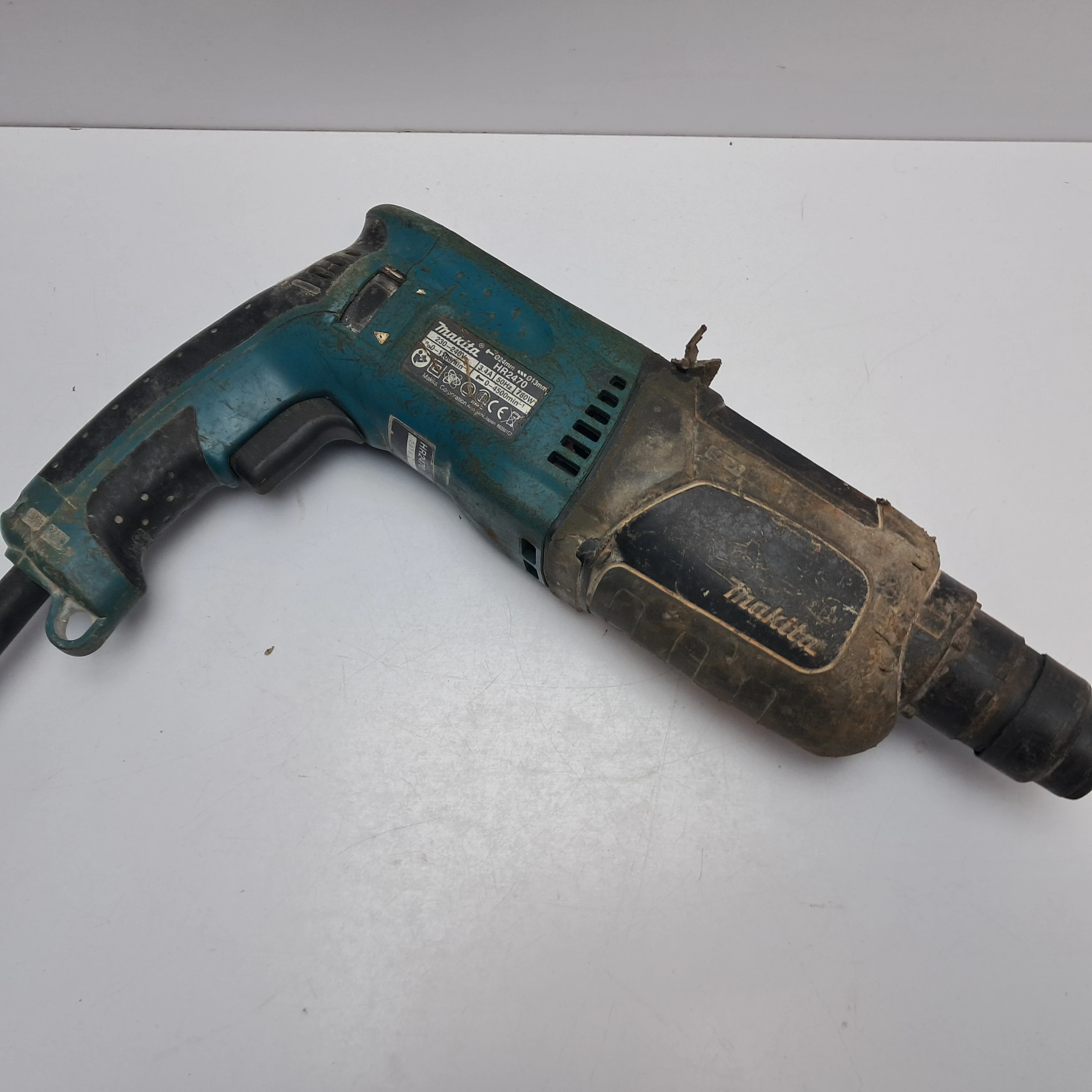 mlotowiertarka-makita-hr2470-780w-energia-udaru-270