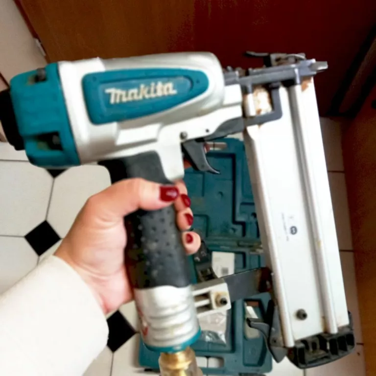 gwozdziarka-pneumatyczna-makita-af505n-walizka-informacje-dodatkowe-205930-2