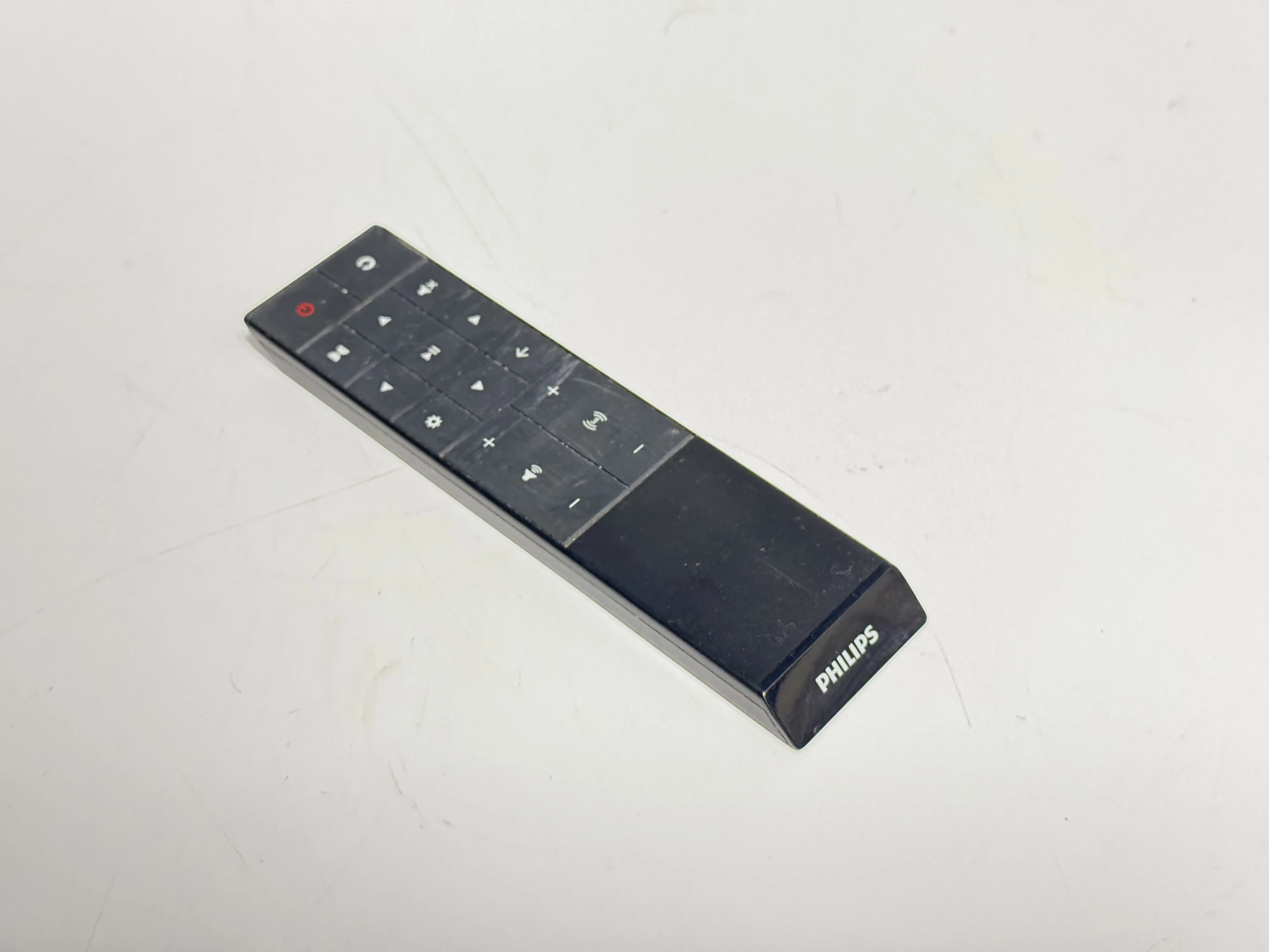 soundbar-philips-tab8805-pilot-stan-11323-2