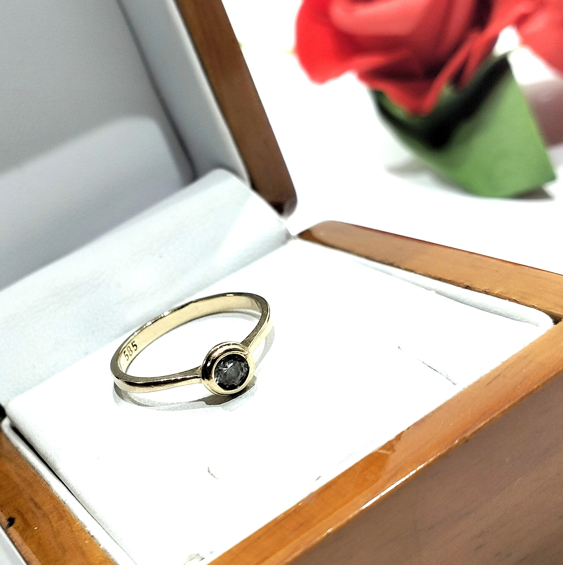 piekny-zloty-pierscionek-z-bialym-oczkiem-pr585-162g-rynek-2-wlodawa