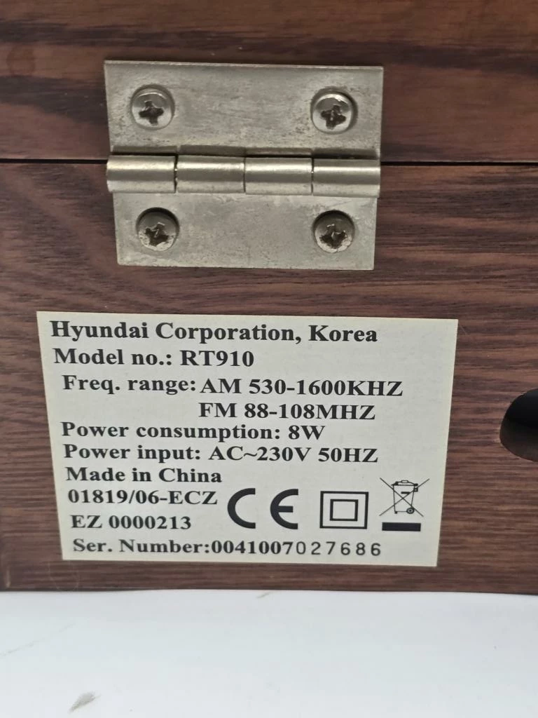 gramofon-hyundai-retro-rt910-kod-producenta-rt-910