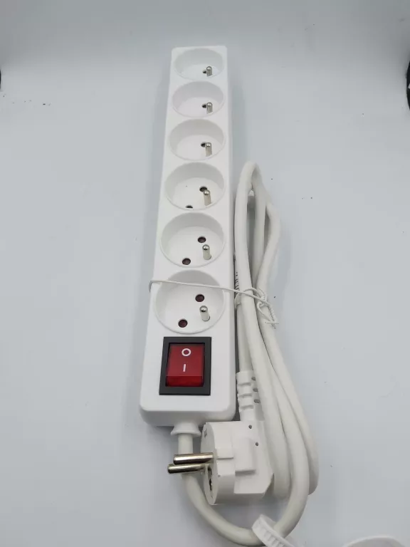 PRZEDŁUŻACZ BIAŁY 6 WTYK 1,4M