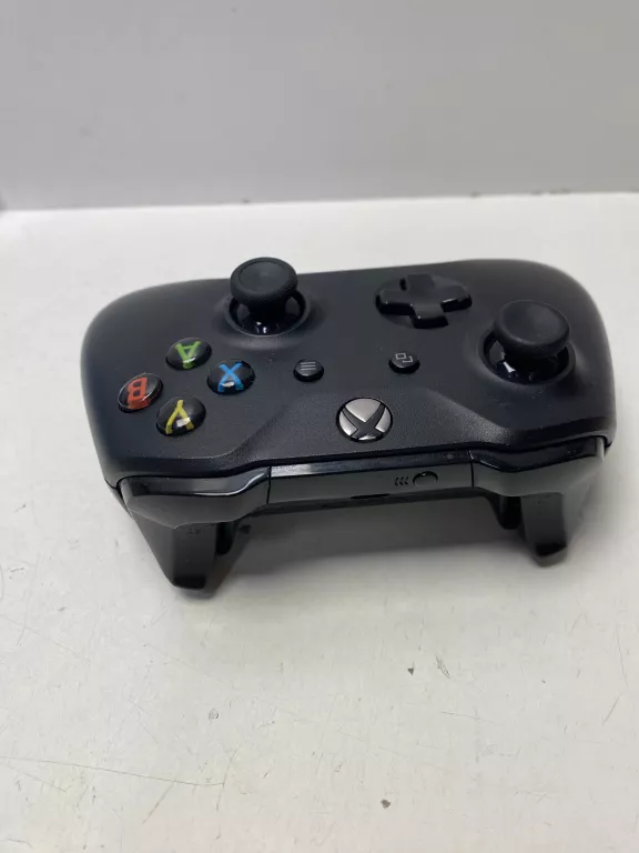 PAD DO XBOX ONE CZARNY
