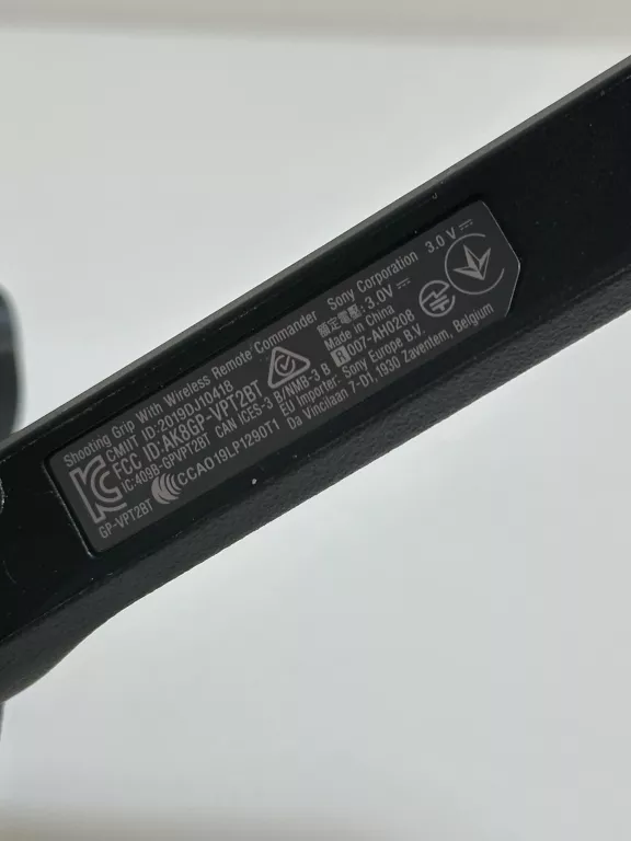 UCHWYT Z BEZPRZEWODOWYM PILOTEM SONY GP-VPT2BT WARTO/OKAZJA