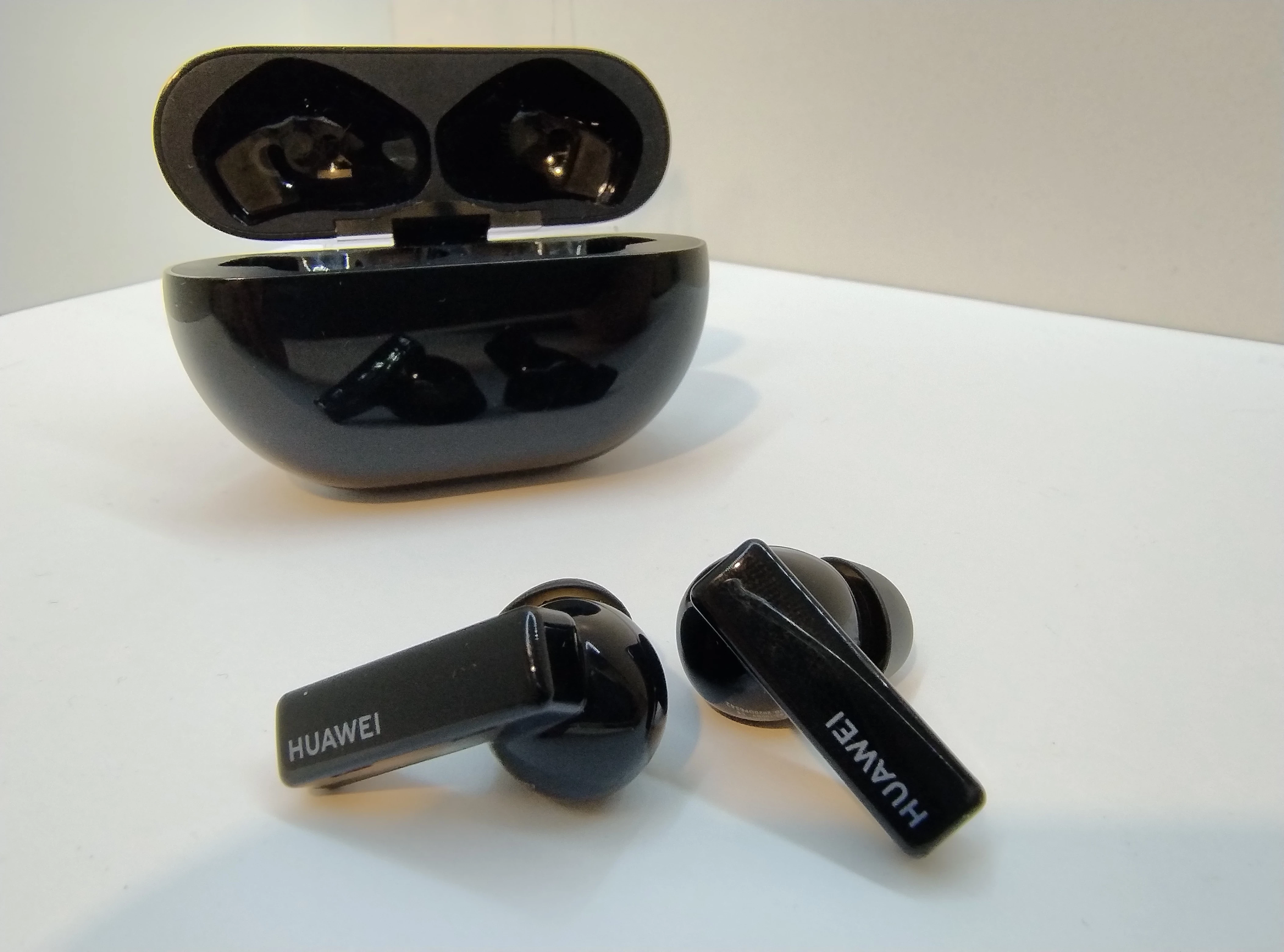 sluchawki-huawei-freebuds-pro-komplet-bardzo-dobry-stan-kod-producenta-t0003c