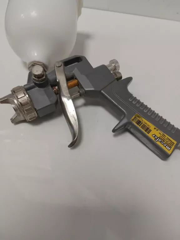 PISTOLET DO KOMPRESORA ZE ZBIORNIKIEM