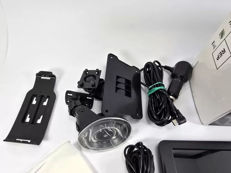 CAMECHO PRZENOŚNE BEZPRZEWODOWE RADIO SAMOCHODOWE CARPLAY Z SYSTEMEM ANDRO