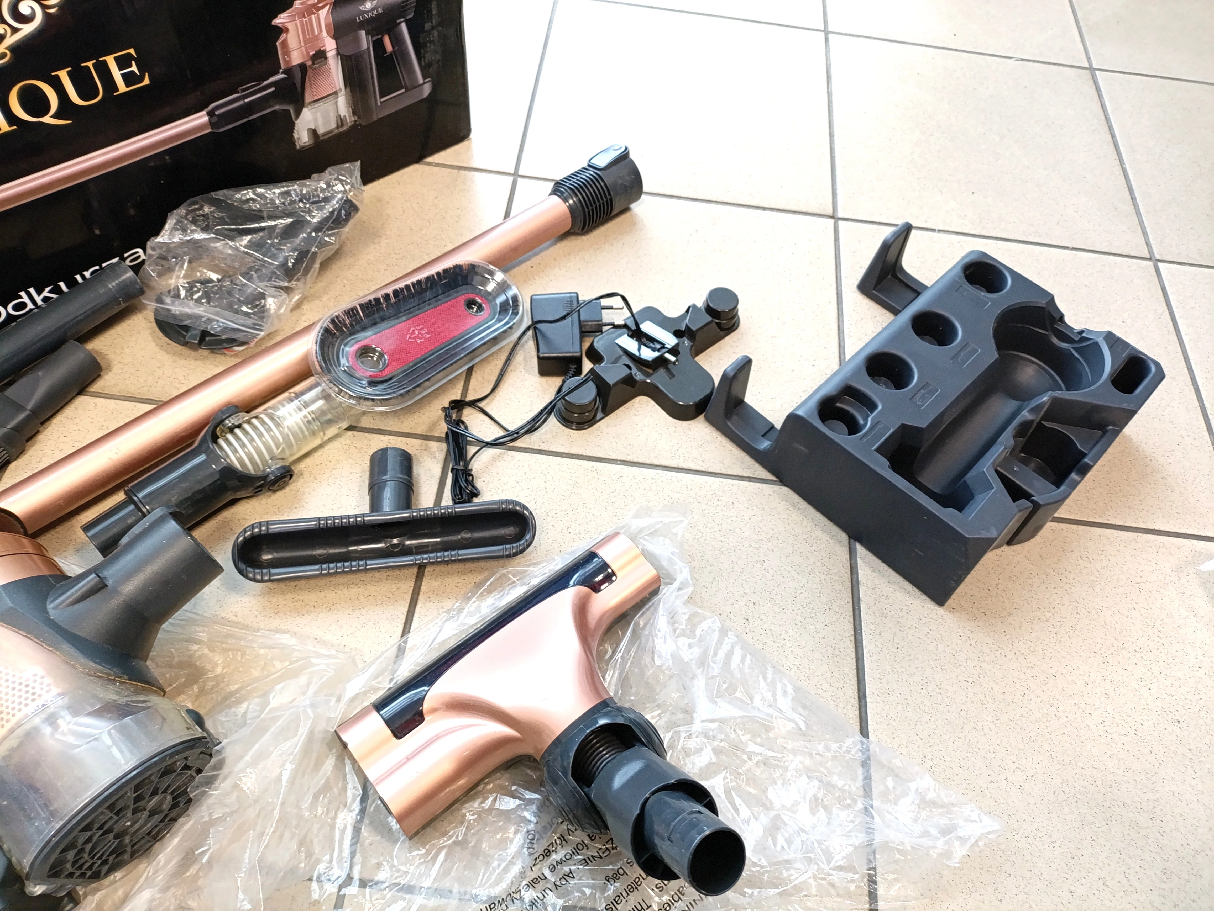 odkurzacz-luxique-vacuum-cleaner-v12-lx-4791-kolor-dominujacy-129357-8