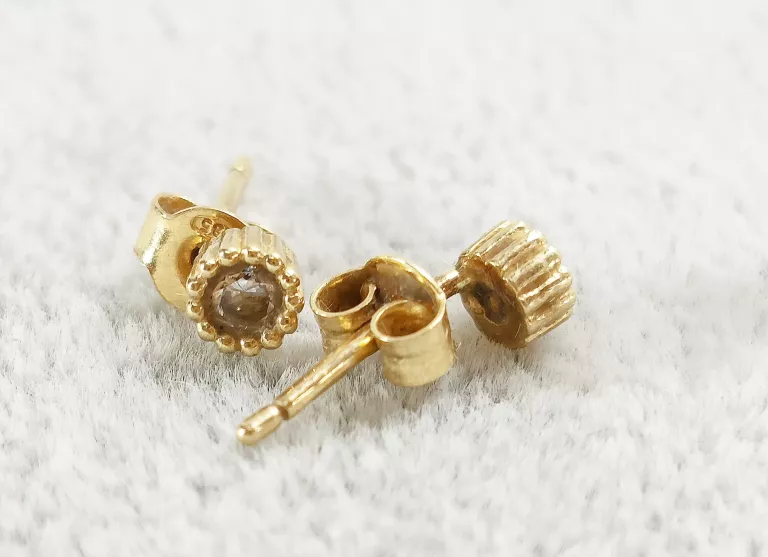 DELIKATNE KOLCZYKI WKRĘTKI 585 W0.86 CHRZEST KOMUNIA PREZENT