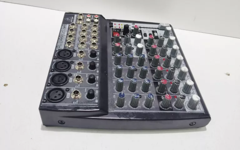MIKSER BERINGER XENYX 1202FX
