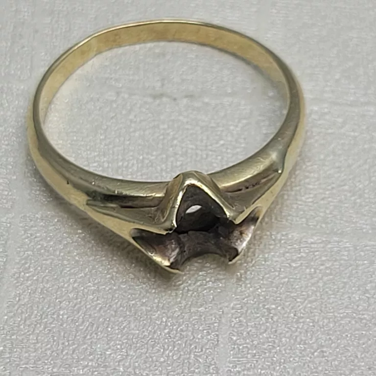 ZŁOTY  PIERŚCIONEK 2,14 GR