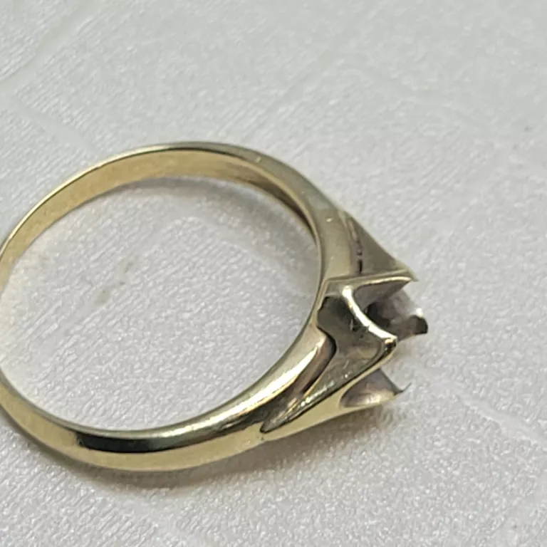 ZŁOTY  PIERŚCIONEK 2,14 GR