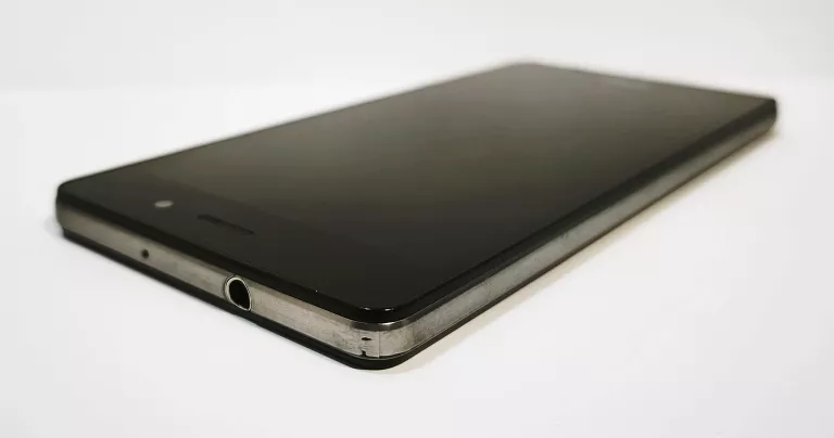 TELEFON HUAWEI P8 LITE 2 GB / 16 GB