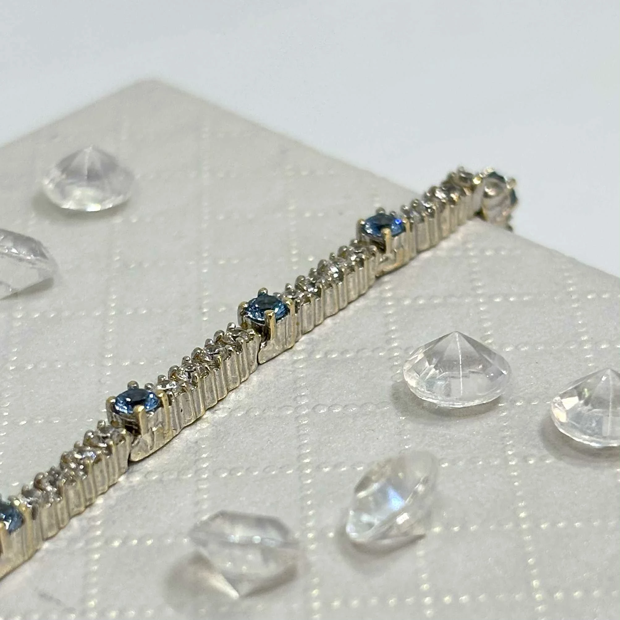 zlota-bransoletka-biale-zloto-niebieskie-cyrkonie-p585-976g-19cm-kamien-17088-128