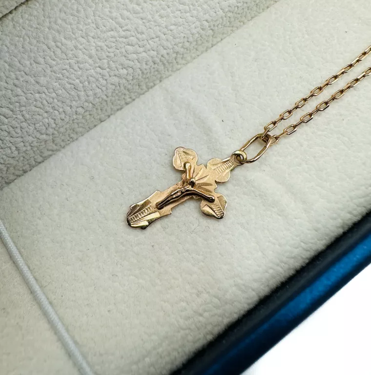 ŚLICZNY ZŁOTY ŁAŃCUSZEK Z KRZYŻYKIEM P585 W3.3G DŁ61CM