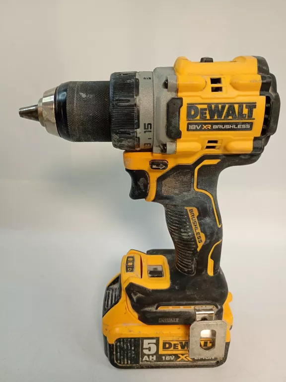 DEWALT WIERTARKO-WKRĘTARKA AKUMULATOROWA DCD800 18V + AKUMULATOR 18V 5AH