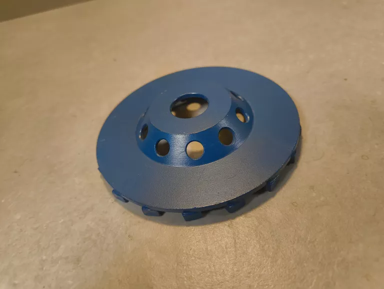 TARCZA DO SZLIFOWANIA BETONU 125 X 22.23MM