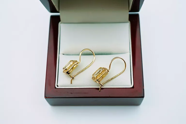 ZŁOTE KOLCZYKI Z ZAMKNIĘTYM BIGLEM I PROSTOKĄTNYMI CYRKONIAMI PR.585 14K