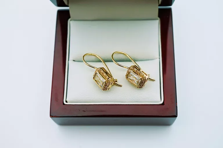 ZŁOTE KOLCZYKI Z ZAMKNIĘTYM BIGLEM I PROSTOKĄTNYMI CYRKONIAMI PR.585 14K
