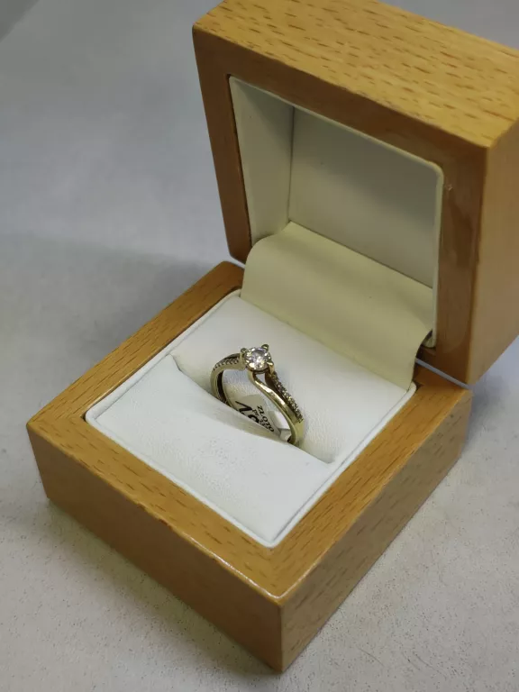 ZŁOTY PIERŚCIONEK 333 1,96G R16