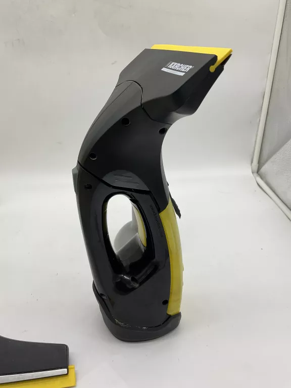 ODKURZACZ MYJKA DO SZYB KARCHER WV2 BLACK EDITION KPL