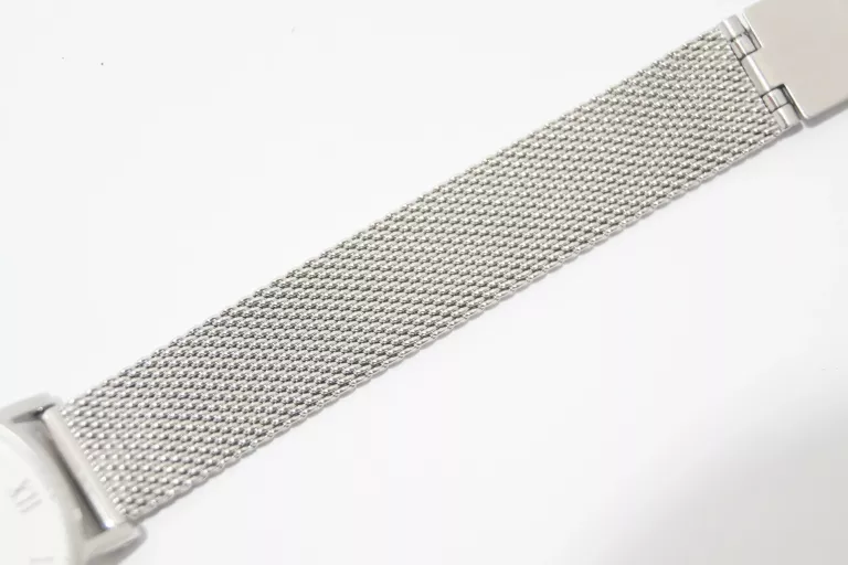 daniel-wellington-petite-roman-mechanizm-18738-1