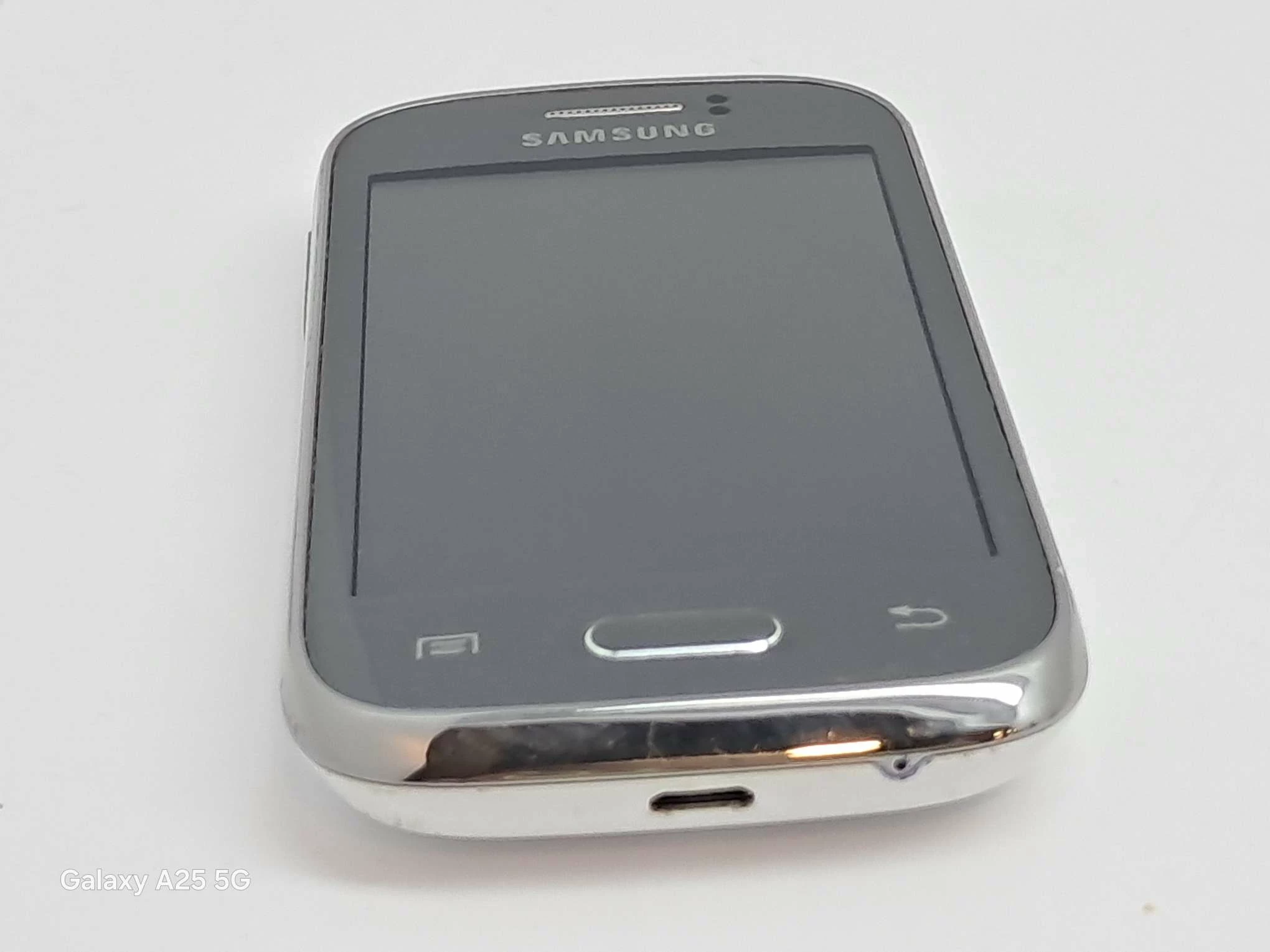 telefon-samsung-galaxy-young-gt-s6310n-przekatna-ekranu-320