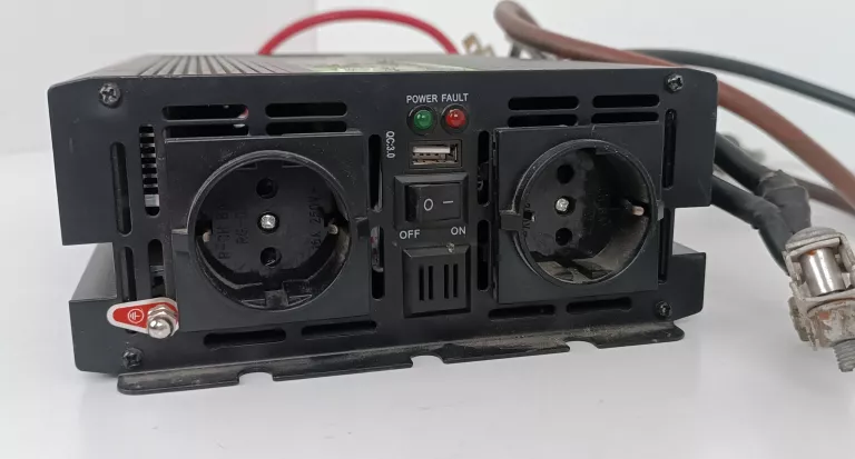 PRZETWORNICA GREEN CELL 12V/230V 1500/3000 MOD