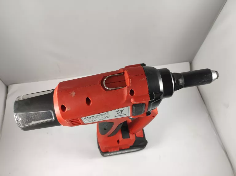 NITOWNICA YATO YT-82955 AKUMULATOR ŁADOWARKA WALIZKA