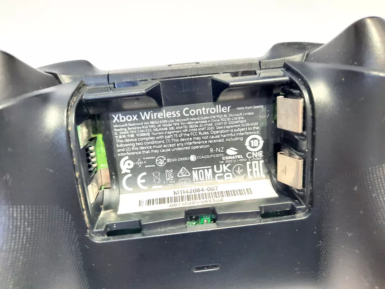 KONSOLA MICROSOFT XBOX SERIES X Z NAPĘDEM 1882