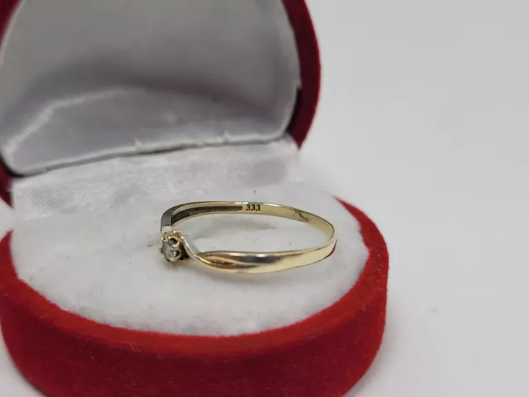 SUBTELNY ZŁOTY PIERŚCIONEK ZŁOTO  8 K  0,89 G CYRKONIA ROZMIAR 18