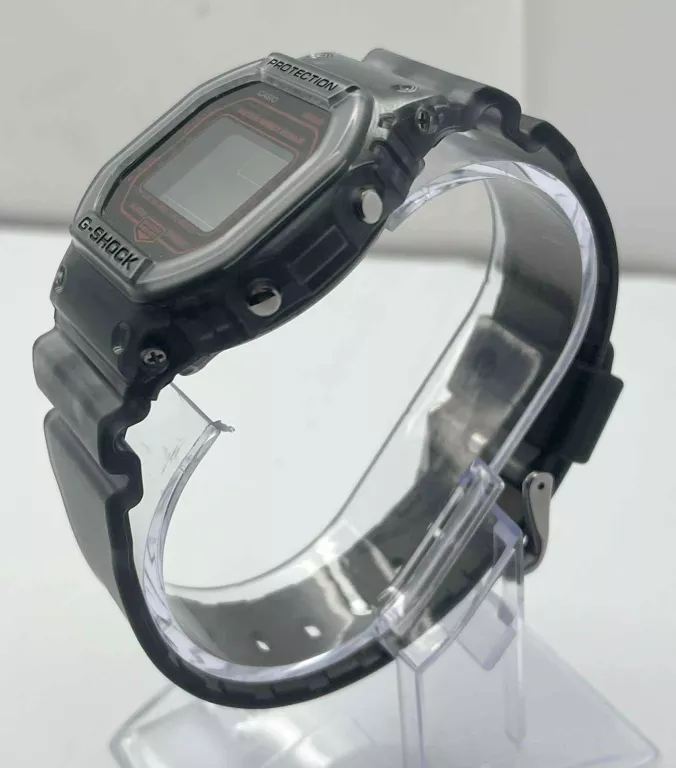 ZEGAREK GSHOCK DW-B5600-1ER 20 BAR