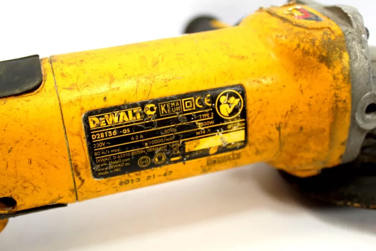 SZLIFERKA KĄTOWA DEWALT D28136