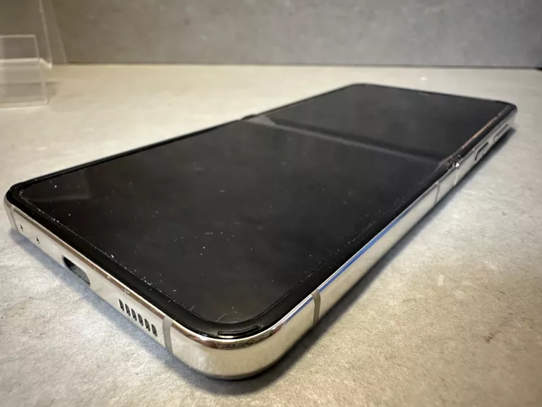 TELEFON SAMSUNG GALAXY Z FLIP 5 8/512GB