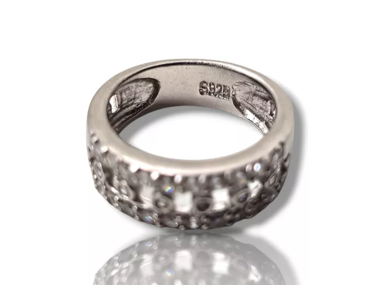 UROCZY SREBRNY  PIERŚCIONEK 4,66G 925P 14R