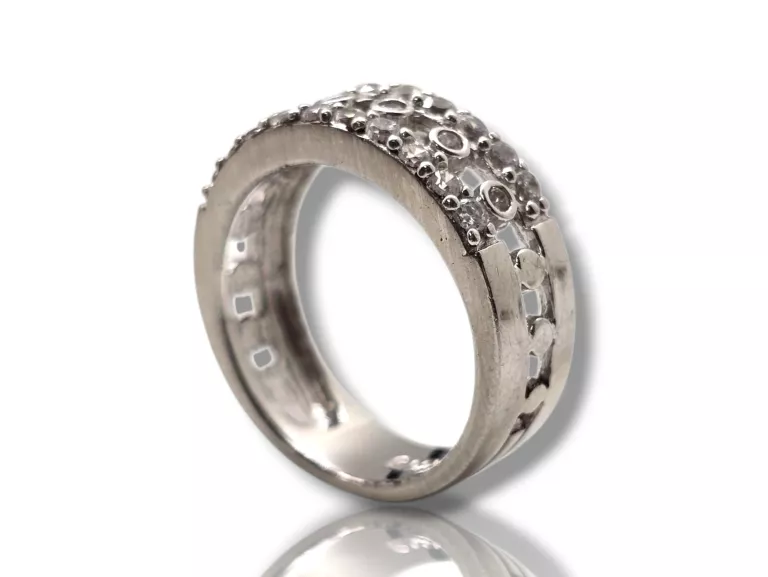 UROCZY SREBRNY  PIERŚCIONEK 4,66G 925P 14R
